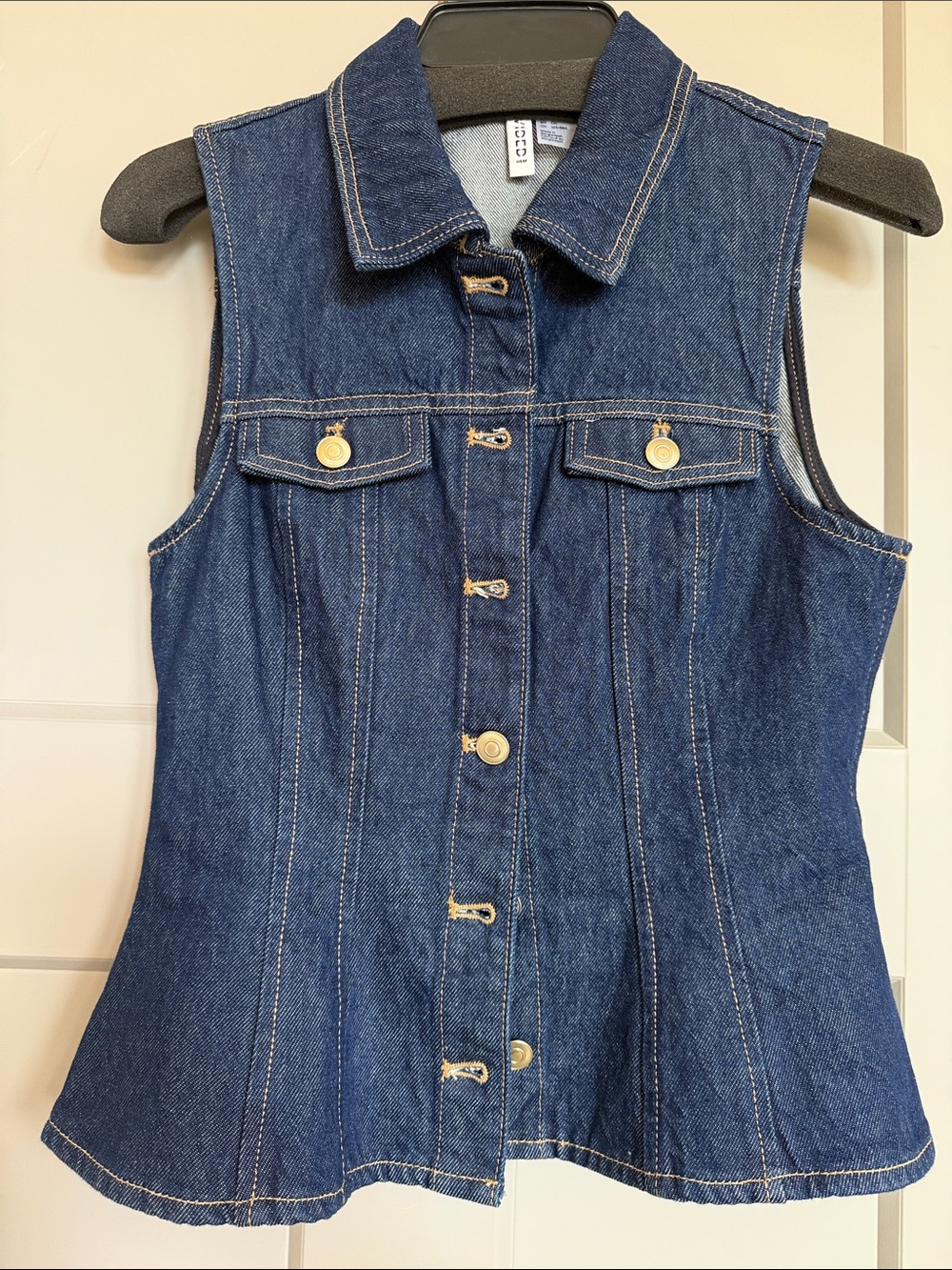 H&M Dark Blue Denim Sleeveless Button-Front Sculpted Vest 100% Cotton